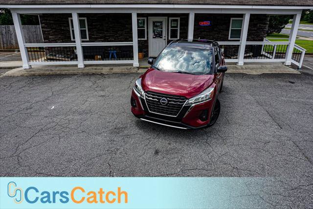 Used 2022 Nissan Kicks SR w/ Premium Package FWD image 3