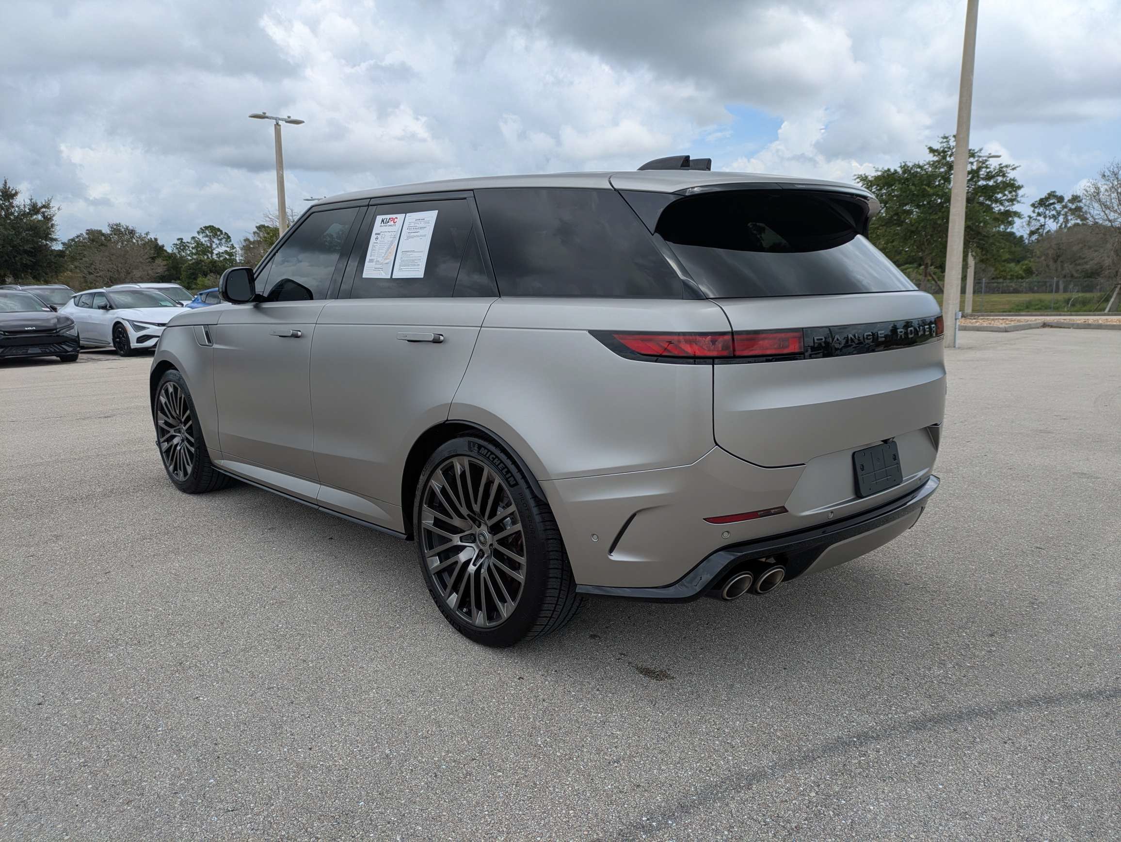 Used 2024 Land Rover Range Rover Sport AWD/4WD image 7