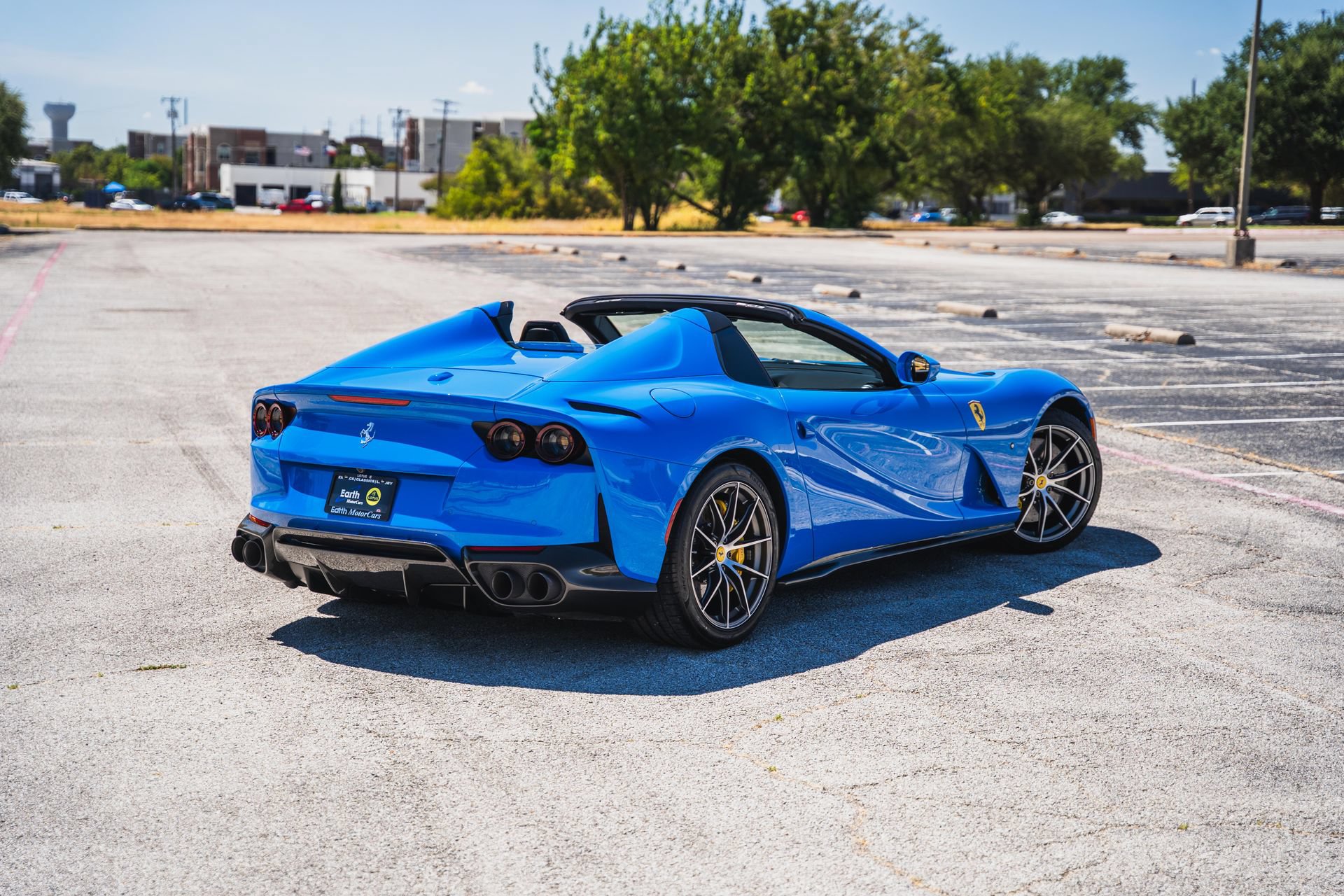 Used 2022 Ferrari 812 GTS RWD image 17