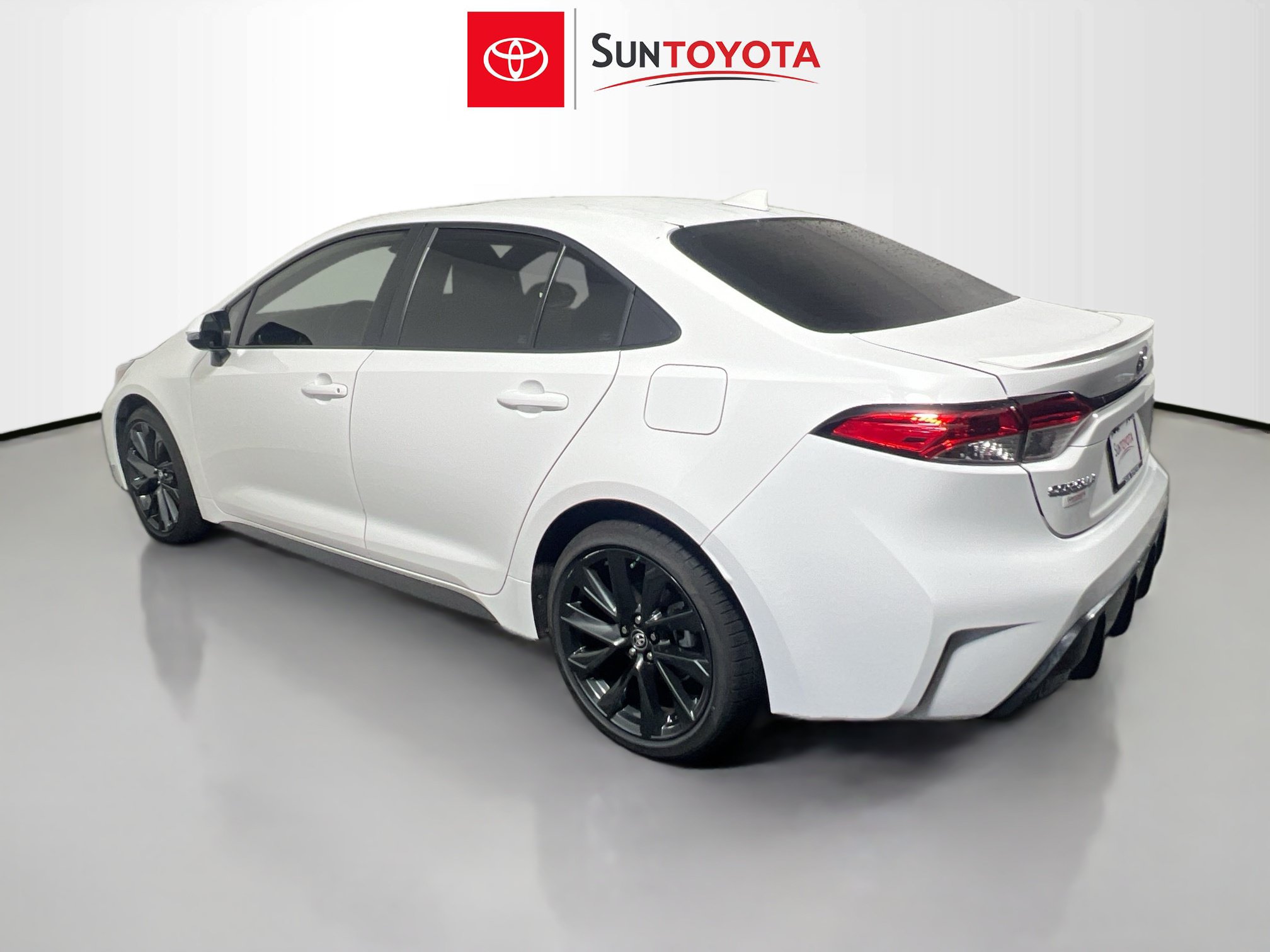 Used 2024 Toyota Corolla SE w/ SE Premium Package FWD image 6
