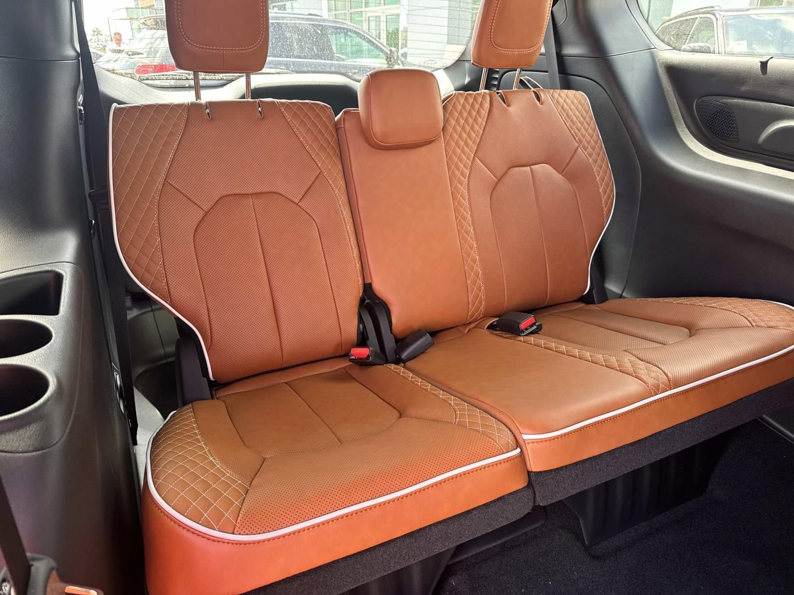 New 2026 Chrysler Pacifica Pinnacle image 9