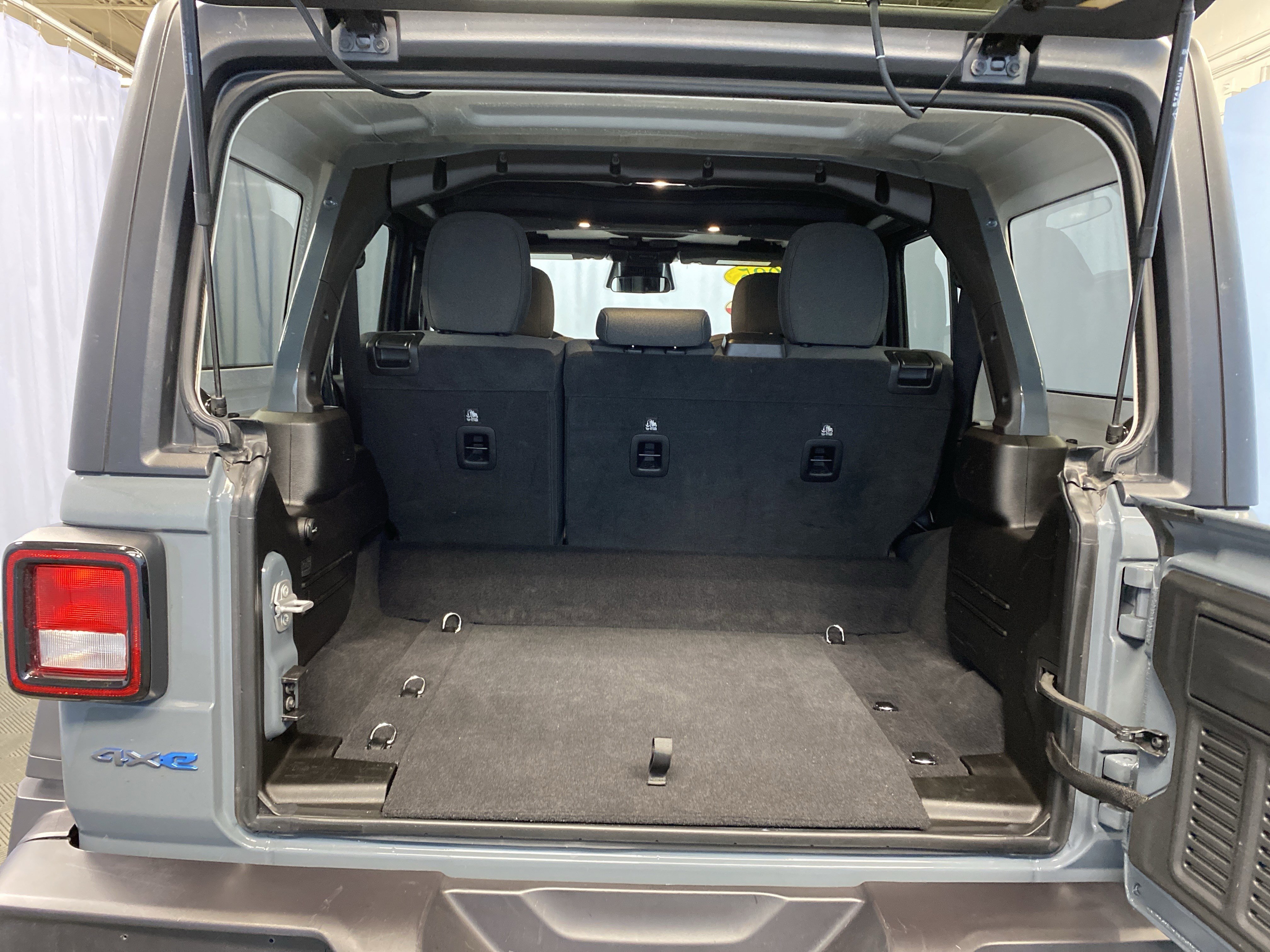 Certified 2025 Jeep Wrangler Willys image 33