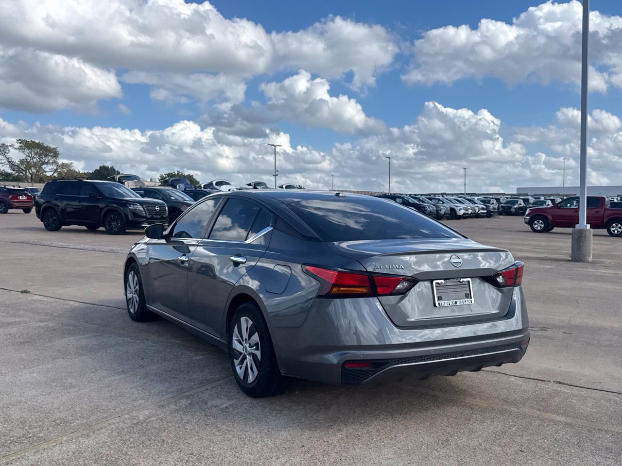 Used 2025 Nissan Altima 2.5 S FWD image 20