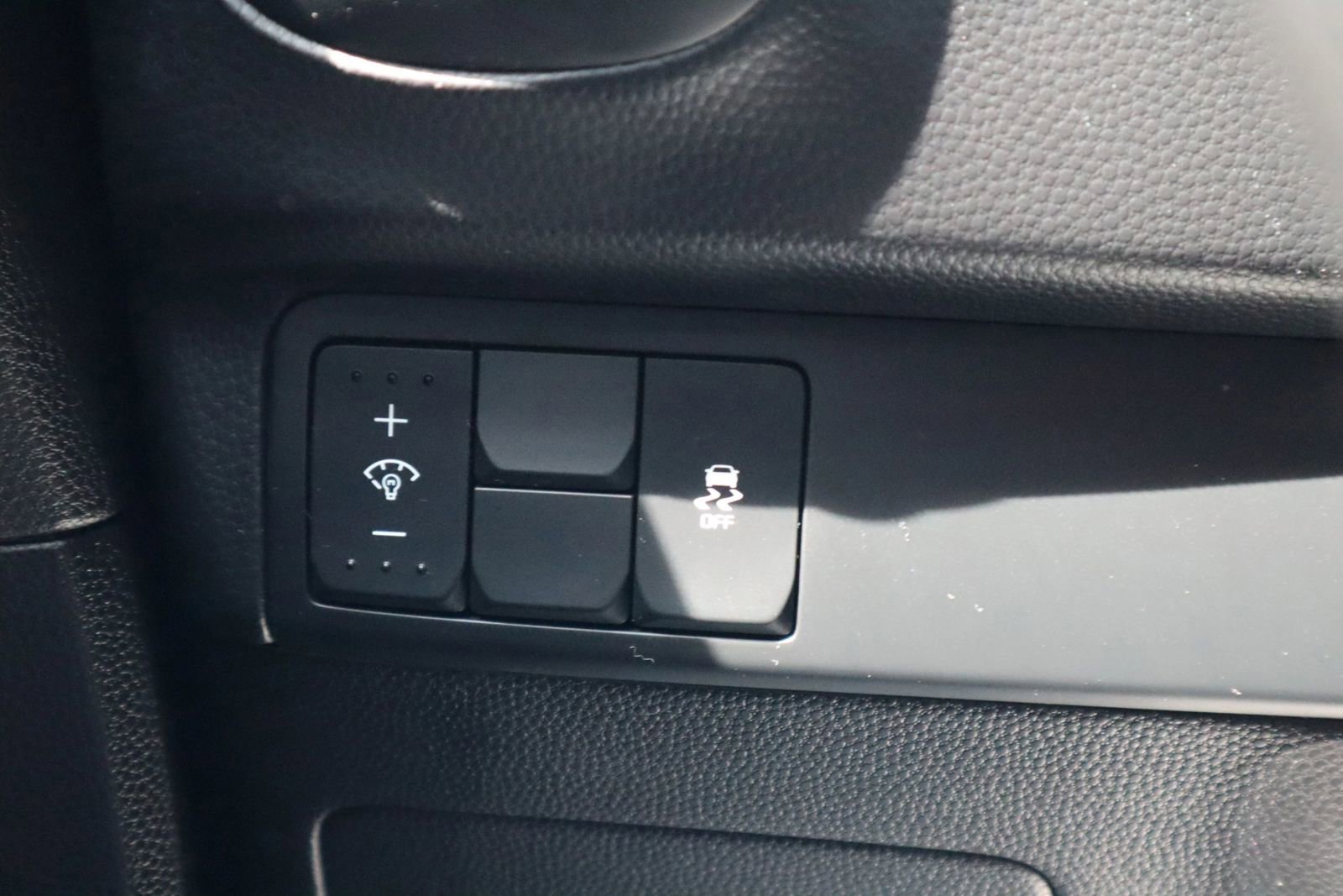 Used 2016 Kia Soul + FWD image 29