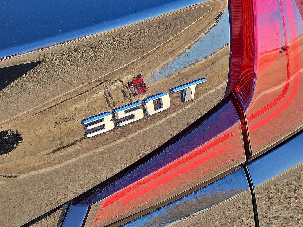 Used 2023 Cadillac XT4 Premium Luxury image 14