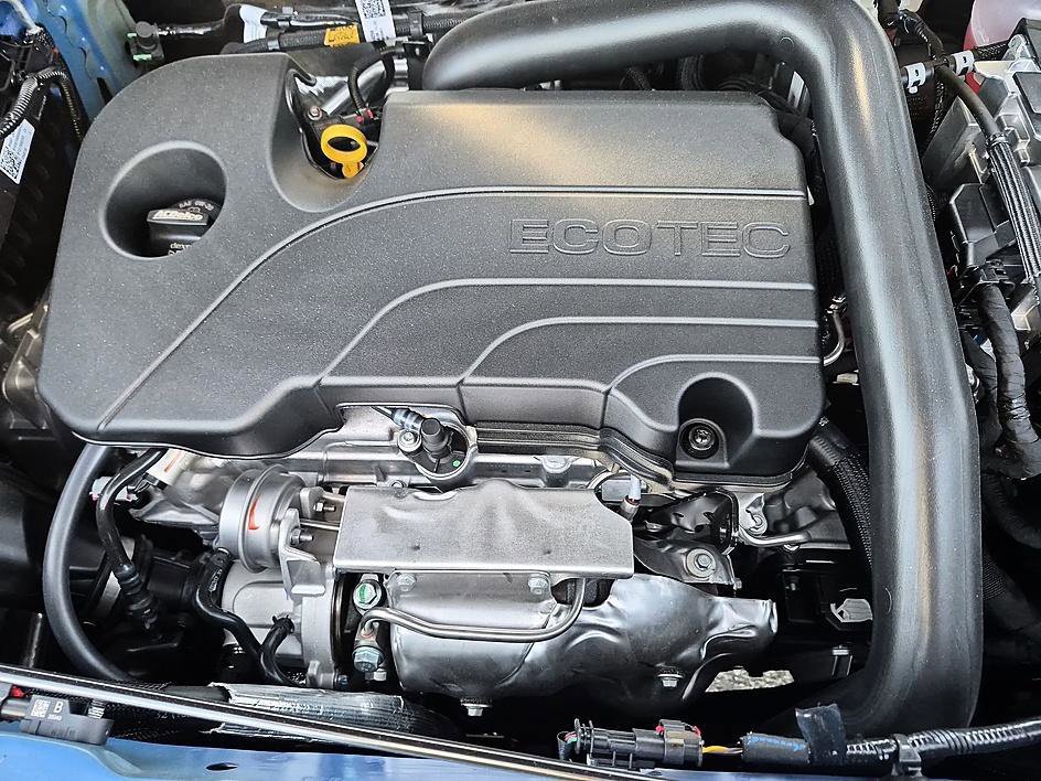 New 2026 Chevrolet Equinox RS w/ Convenience Package III FWD image 36