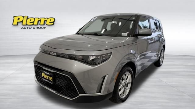 Used 2023 Kia Soul LX w/ Option Group 015 image 1