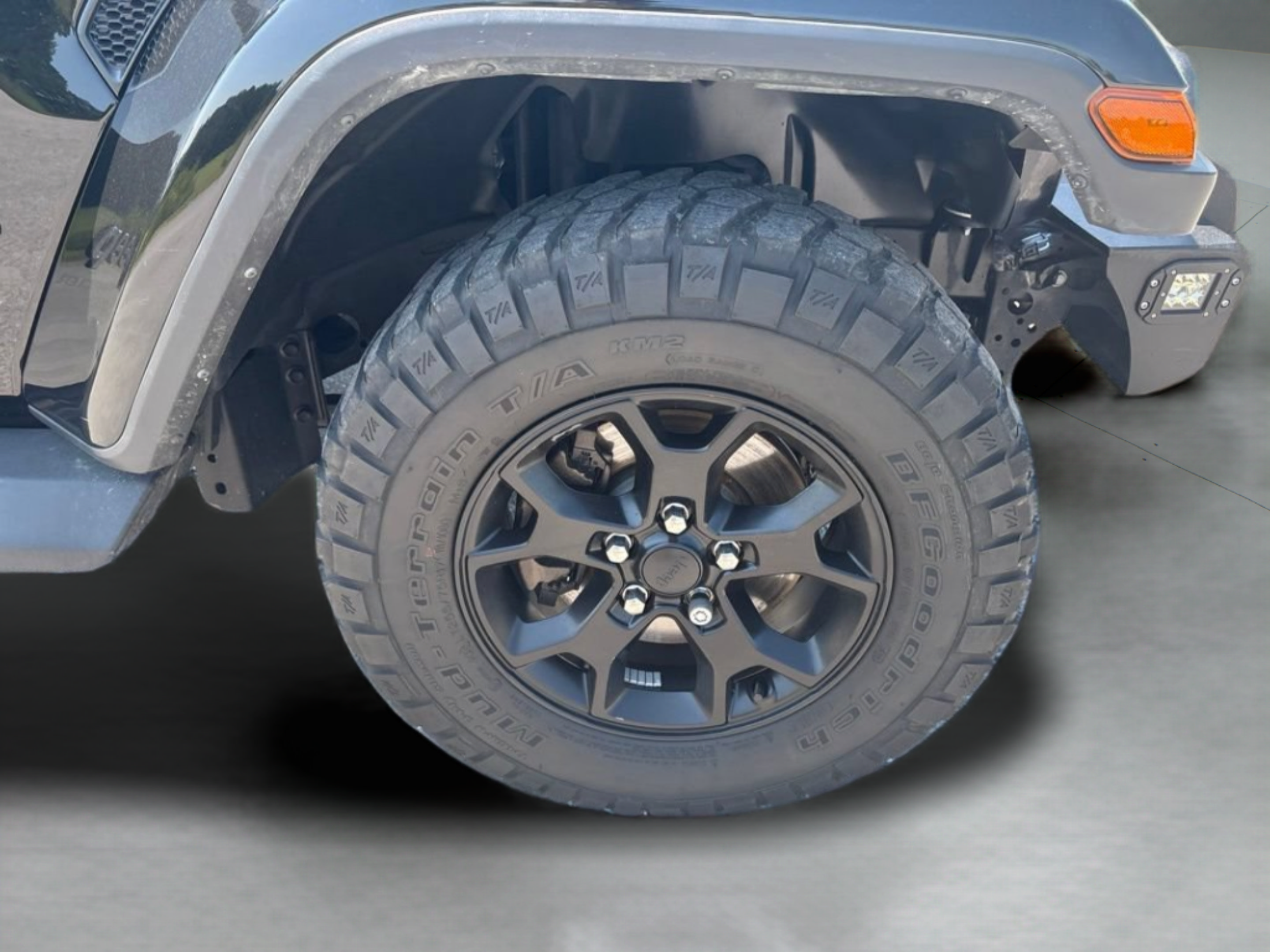 Used 2023 Jeep Wrangler Unlimited Sahara AWD/4WD image 37