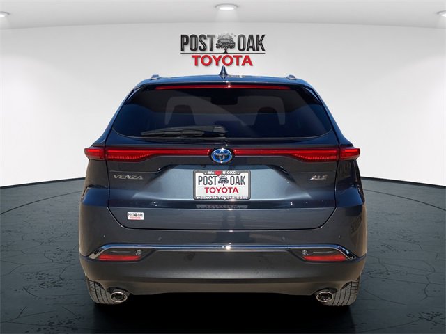 Used 2024 Toyota Venza XLE image 6