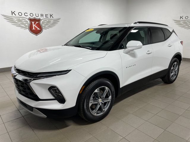 Used 2024 Chevrolet Blazer LT w/ Convenience Package AWD/4WD image 3