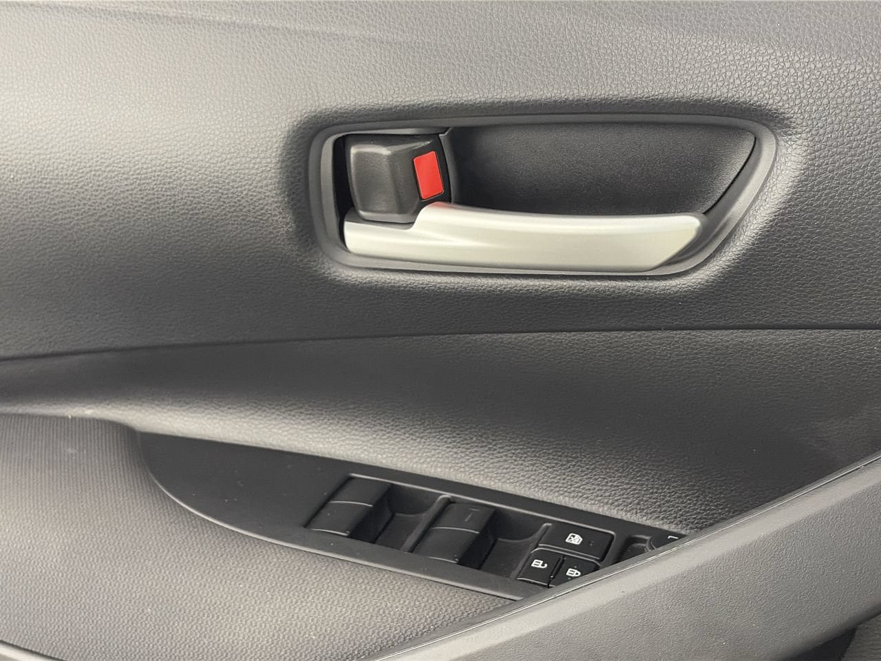 Used 2026 Toyota Corolla SE w/ Carpet Mat Package (TMS) FWD image 17