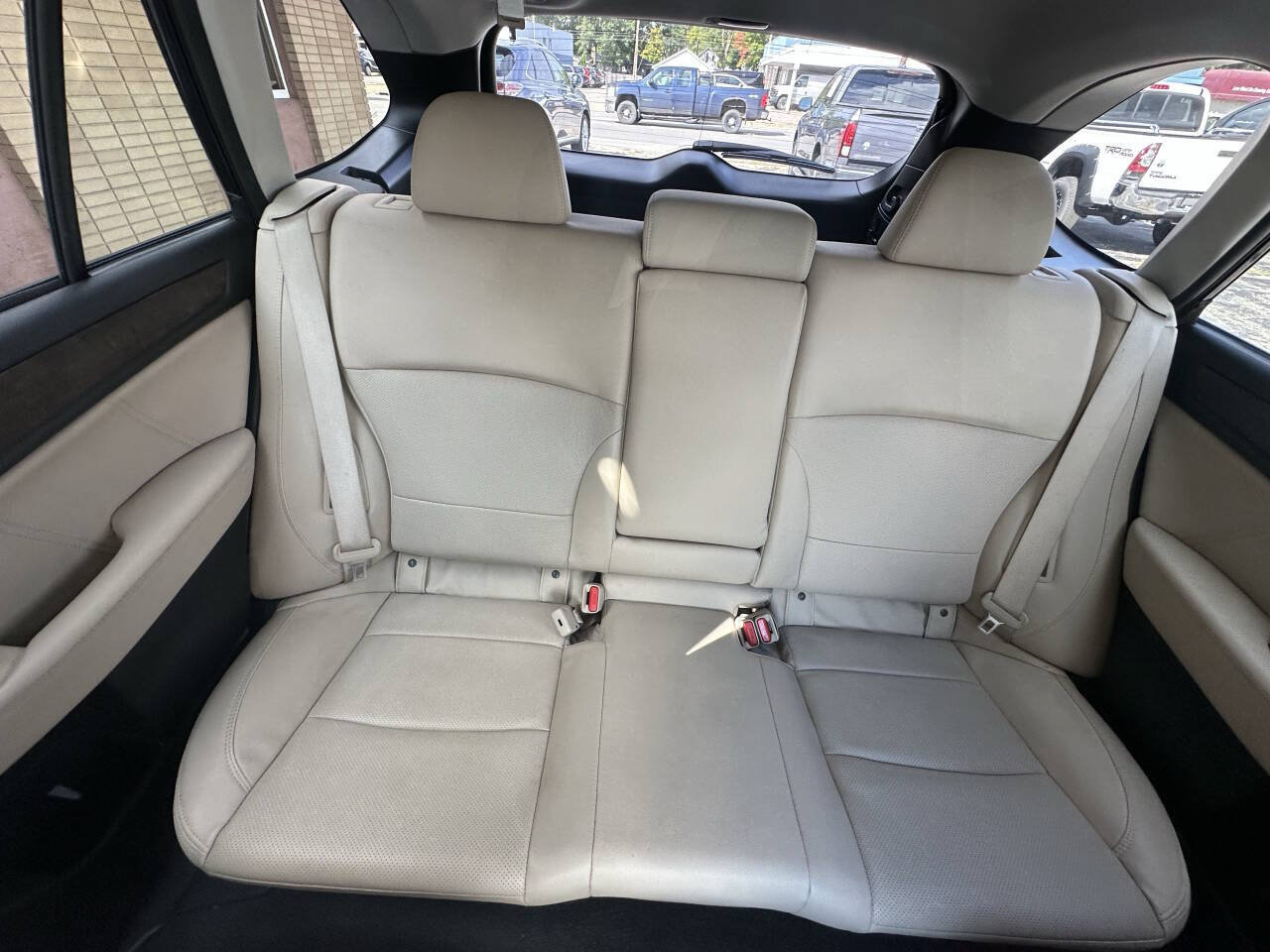 Used 2018 Subaru Outback 3.6R Limited AWD/4WD image 19