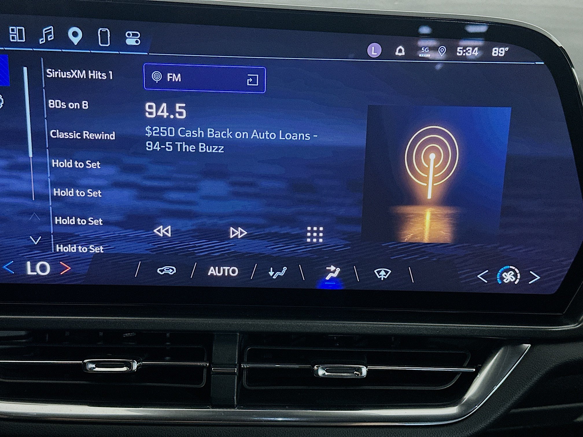 Used 2025 Chevrolet Equinox EV LT FWD image 21