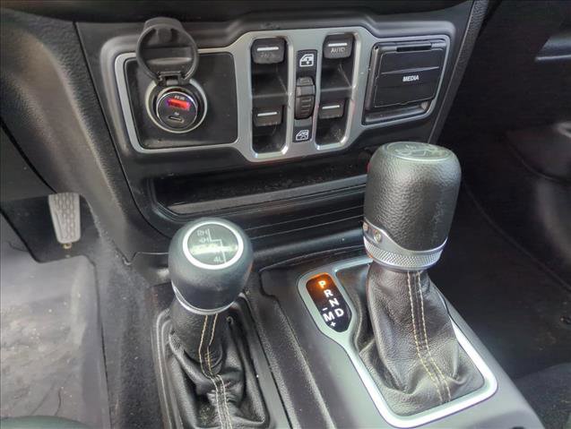 Used 2018 Jeep Wrangler Unlimited Sahara image 6