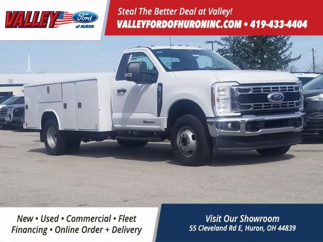 New 2025 Ford F550 4x4 Regular Cab Super Duty image 1