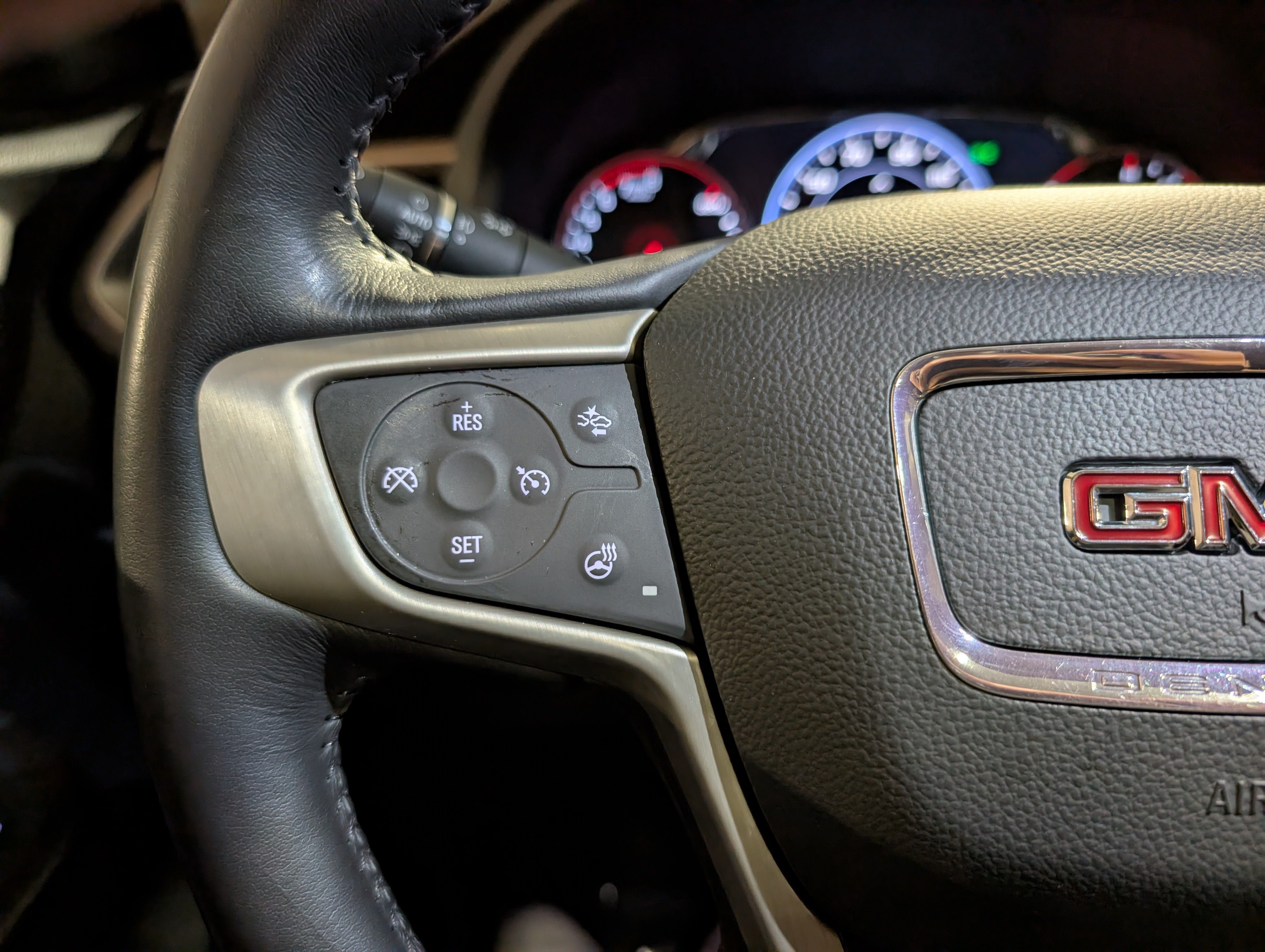Used 2022 GMC Acadia Denali w/ Denali Ultimate Package AWD/4WD image 26