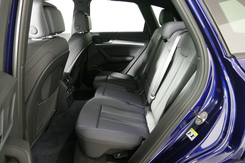 Certified 2025 Audi Q5 2.0T Premium Plus image 4