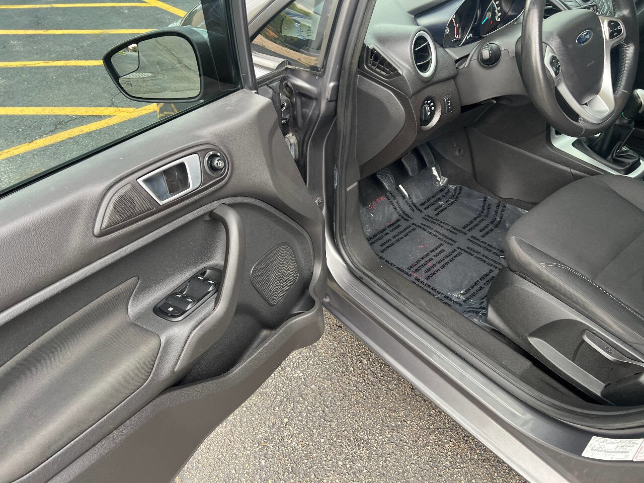 Used 2014 Ford Fiesta SE FWD image 16