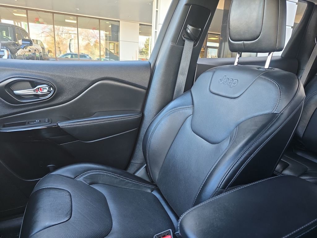 Used 2023 Jeep Cherokee Altitude Lux image 23