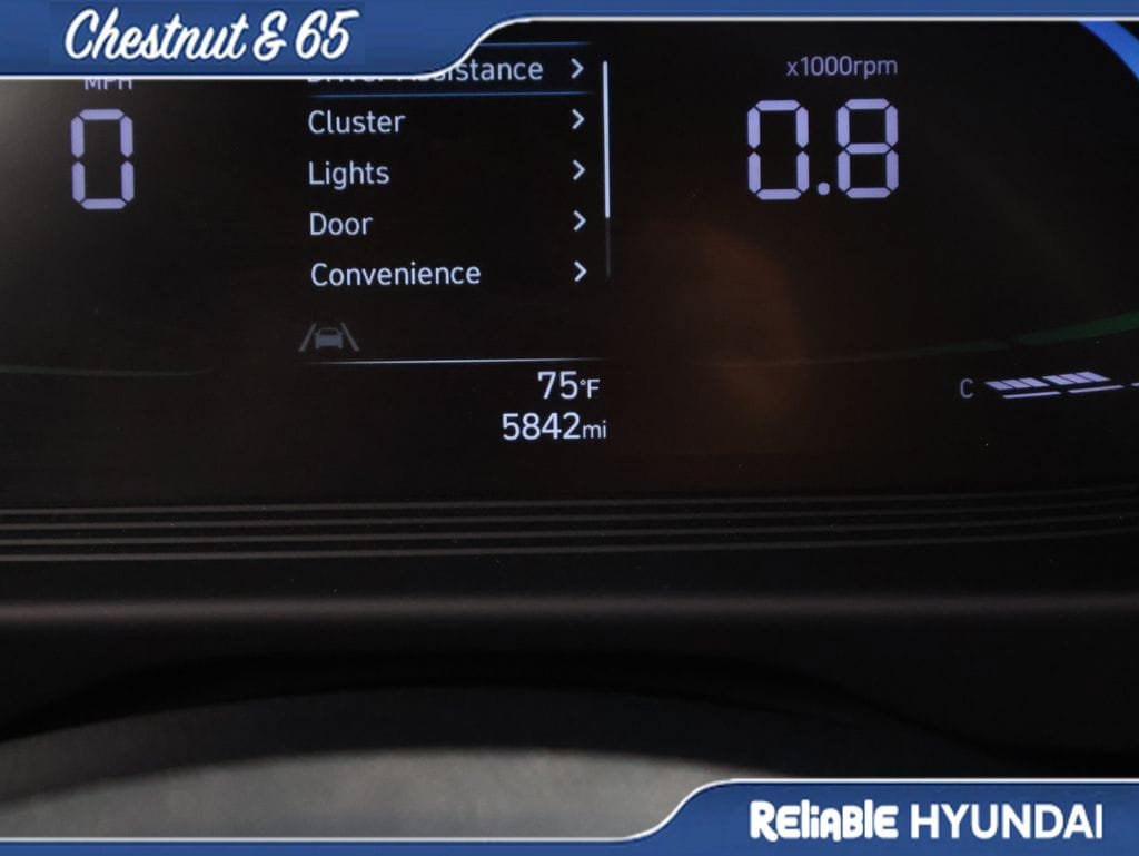 Certified 2025 Hyundai Venue SEL FWD image 30