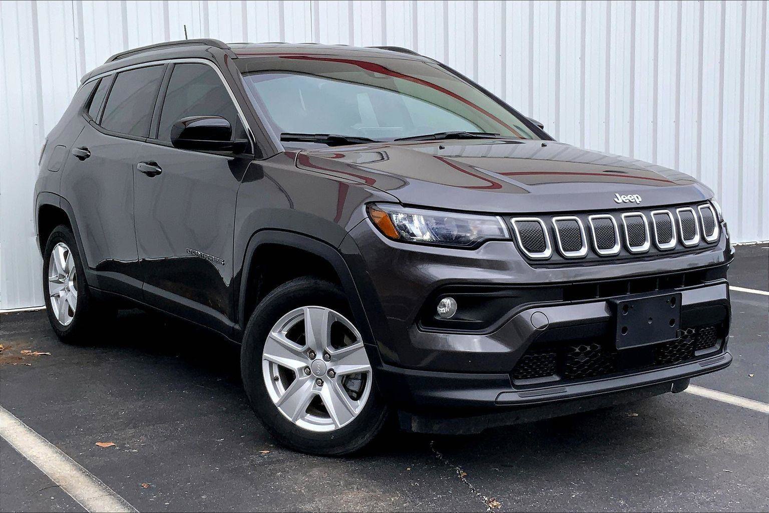 Used 2022 Jeep Compass Latitude image 31