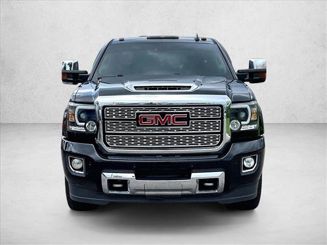 Used 2019 GMC Sierra 2500 Denali w/ Duramax Plus Package AWD/4WD image 3