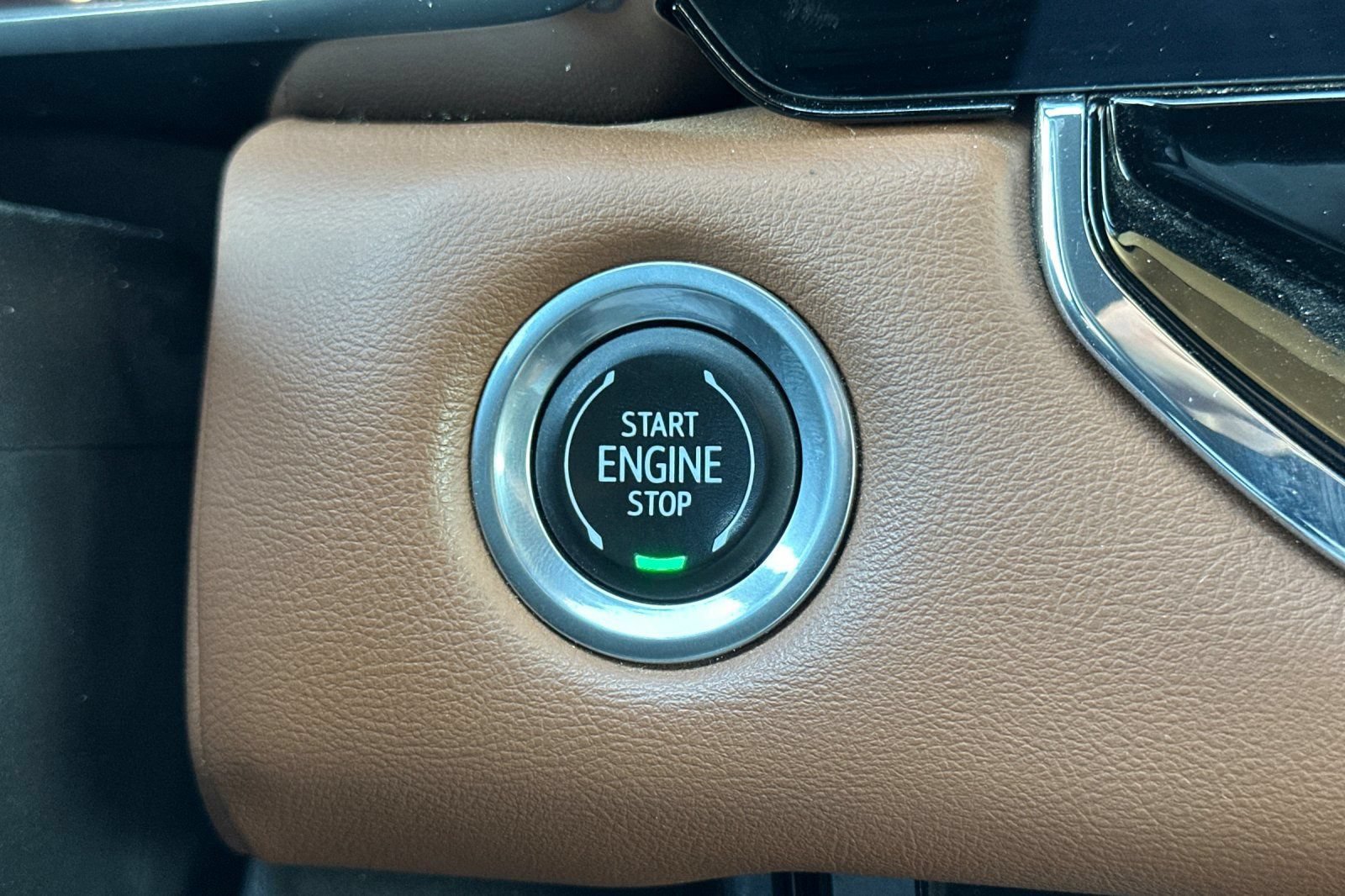 Certified 2023 GMC Canyon AT4 w/ AT4 Premium Package AWD/4WD image 22