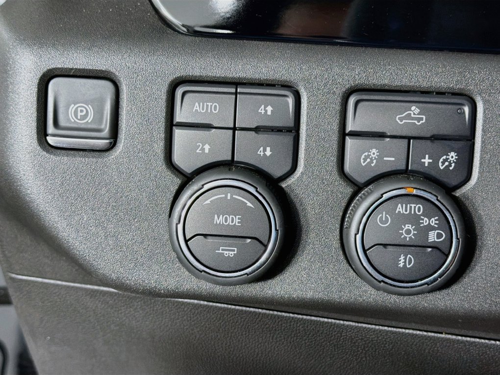 Used 2025 Chevrolet Silverado 1500 LT Trail Boss AWD/4WD image 15