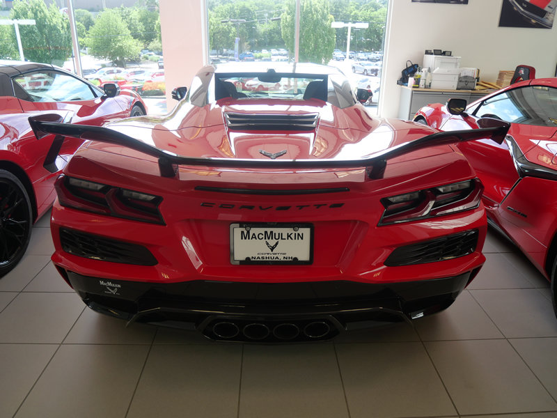 Used 2024 Chevrolet Corvette Z06 w/ Z07 Performance Package RWD image 4