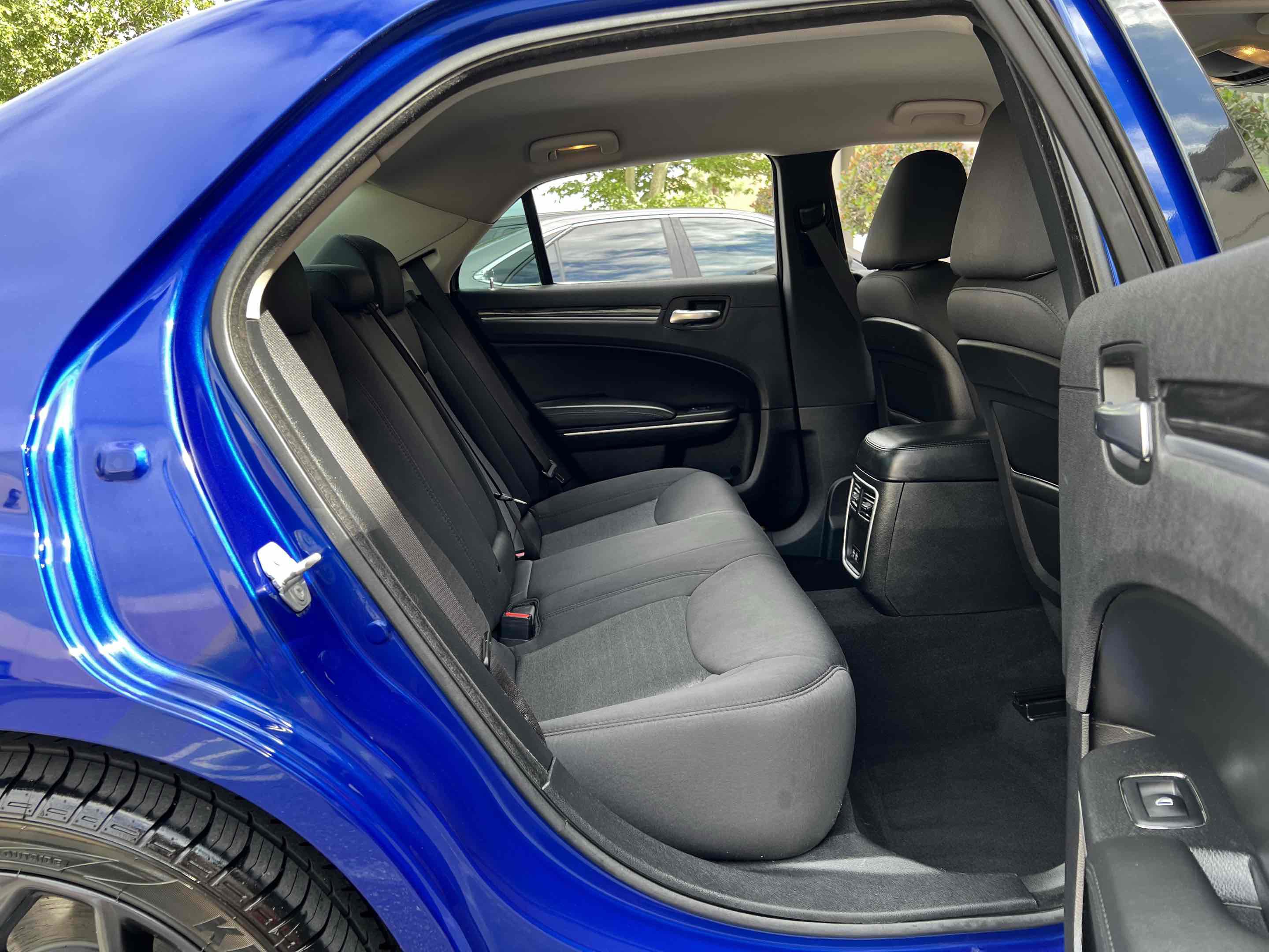 Used 2019 Chrysler 300 Touring w/ Sport Appearance Package image 34