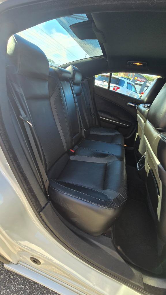 Used 2022 Dodge Charger SXT w/ Plus Group RWD image 17