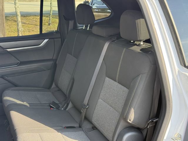 Used 2025 GMC Acadia Elevation image 30