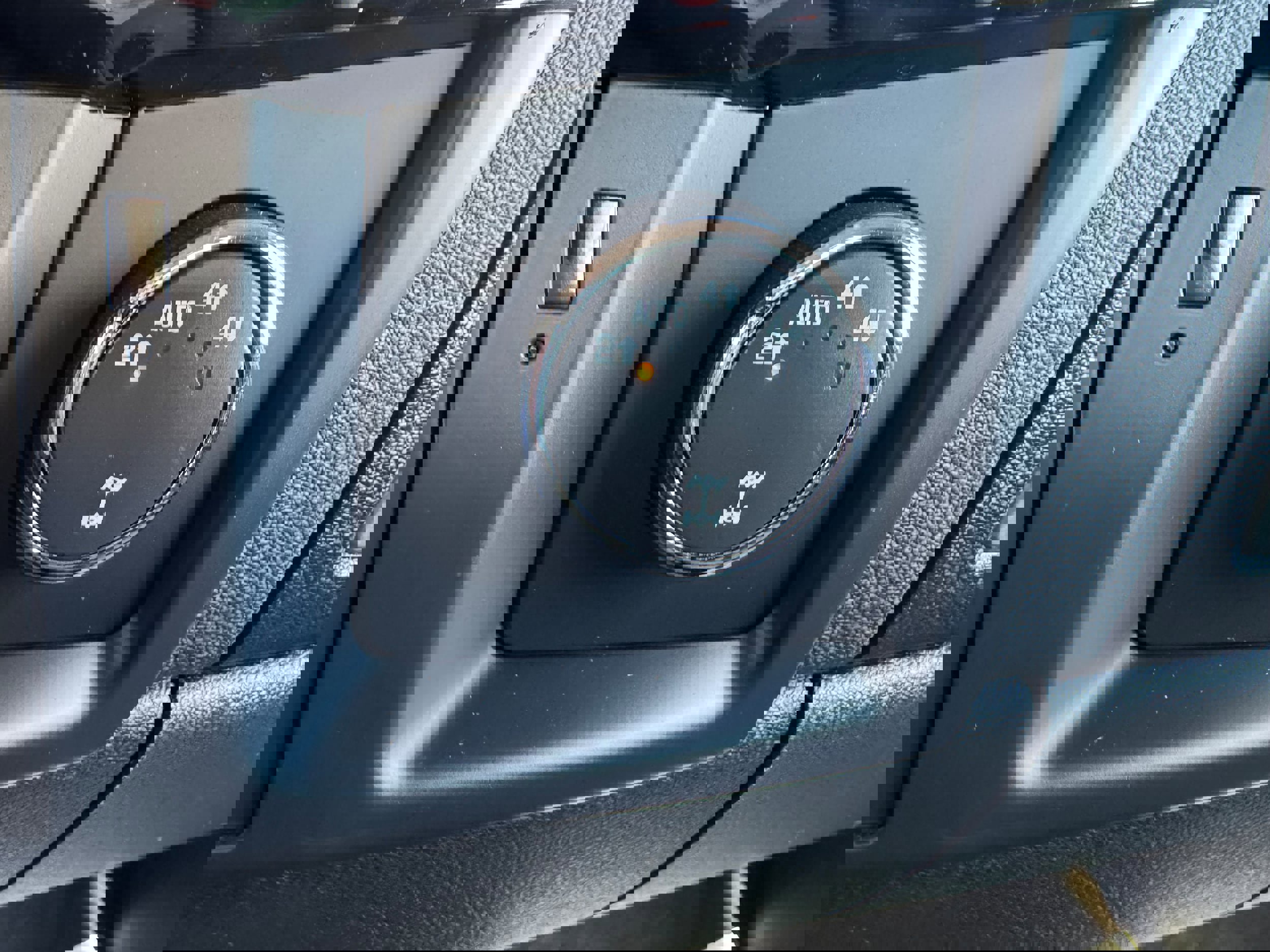 Used 2010 GMC Sierra 1500 SLE w/ Power Pack Plus image 20