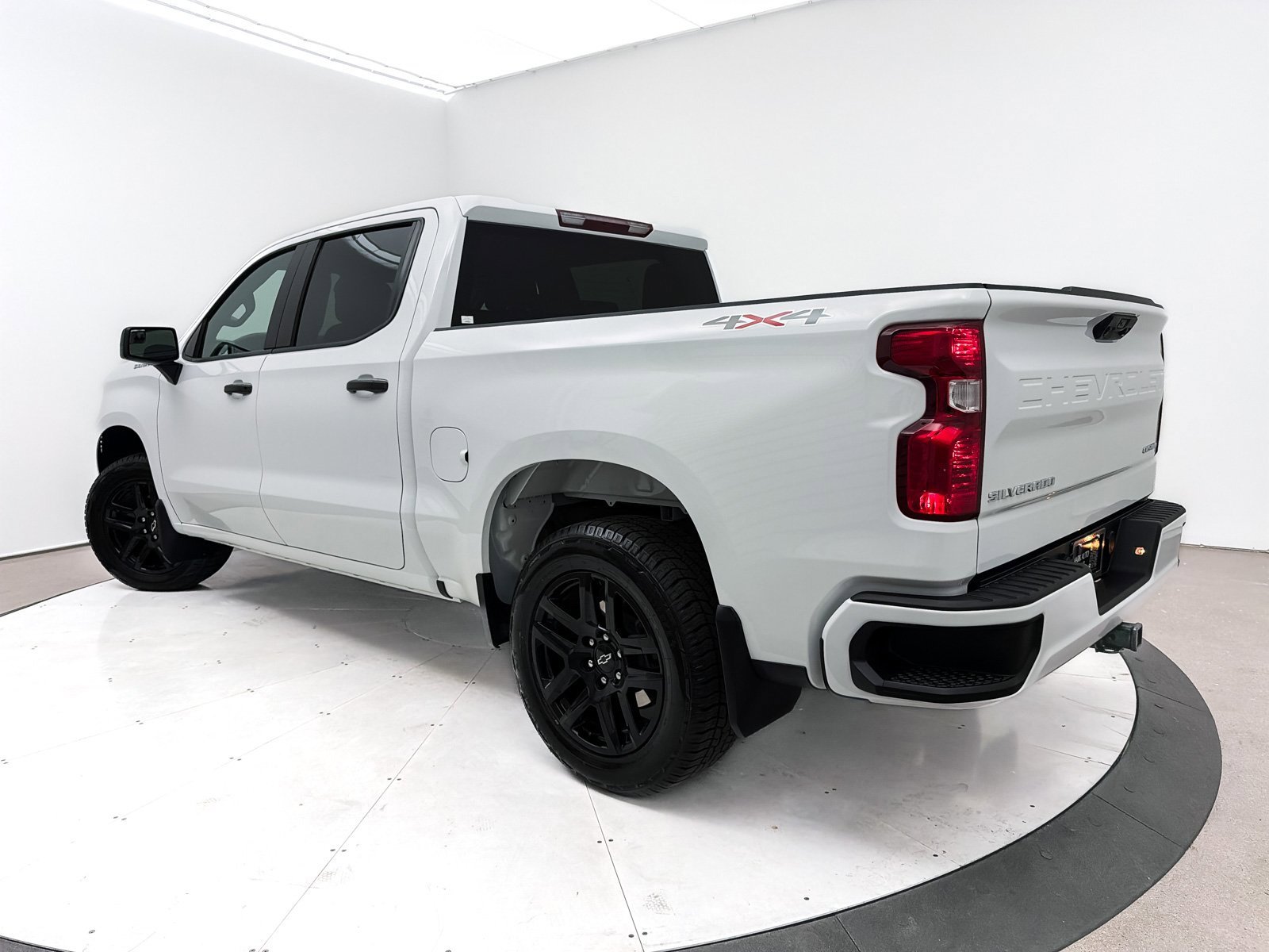 Used 2024 Chevrolet Silverado 1500 Custom image 7