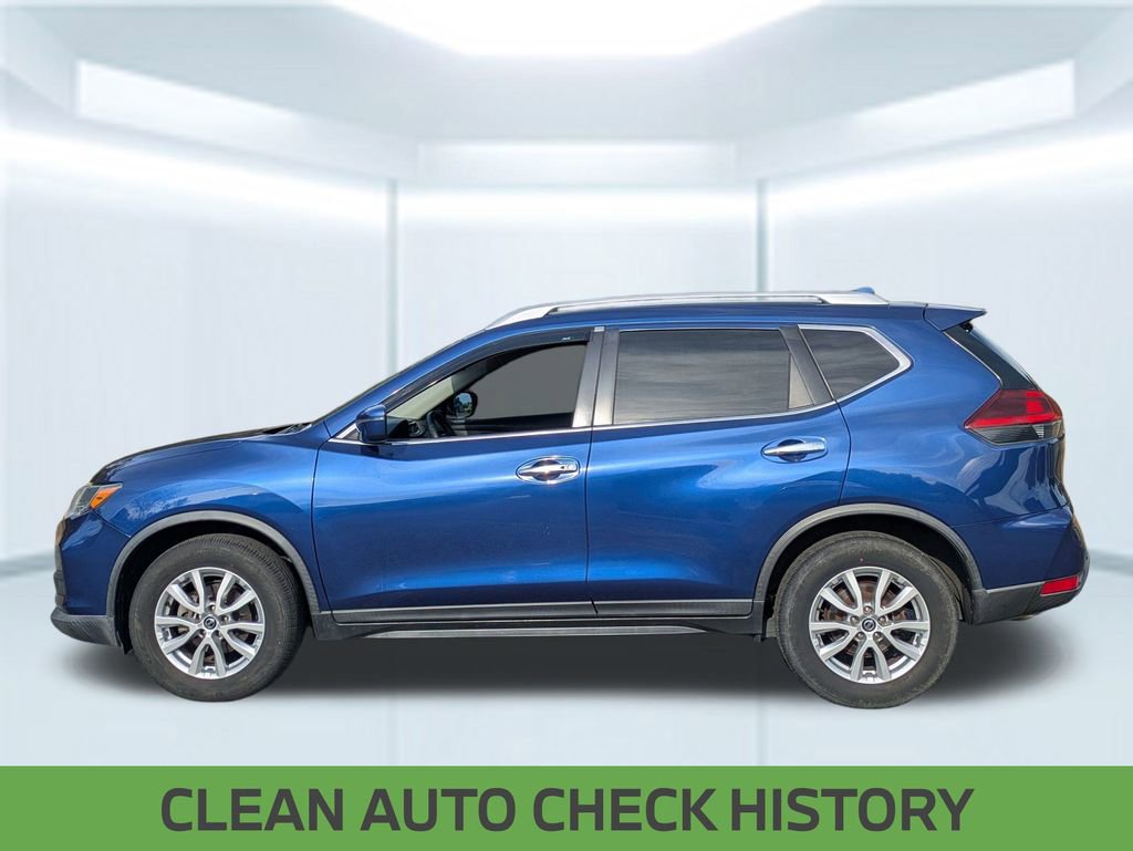 Used 2019 Nissan Rogue SV image 2