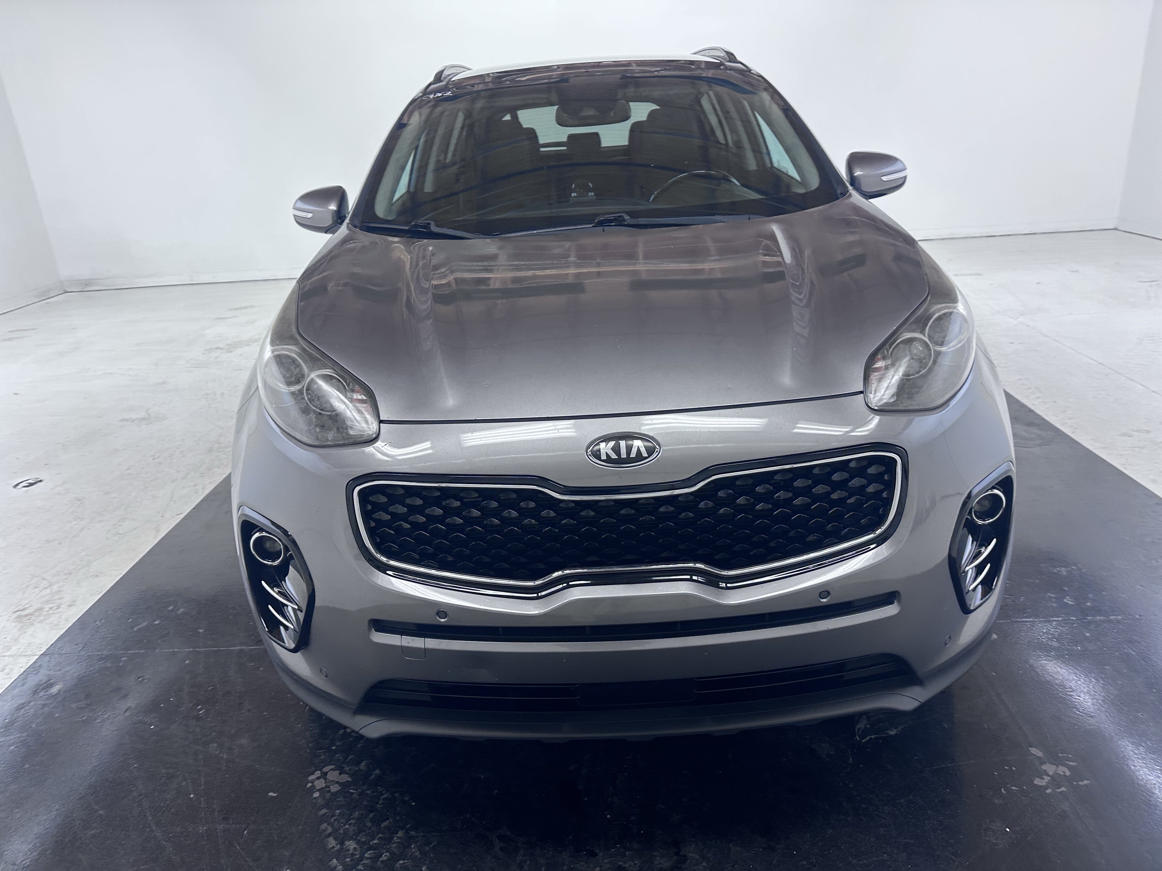 Used 2018 Kia Sportage EX w/ EX Technology Package FWD image 4