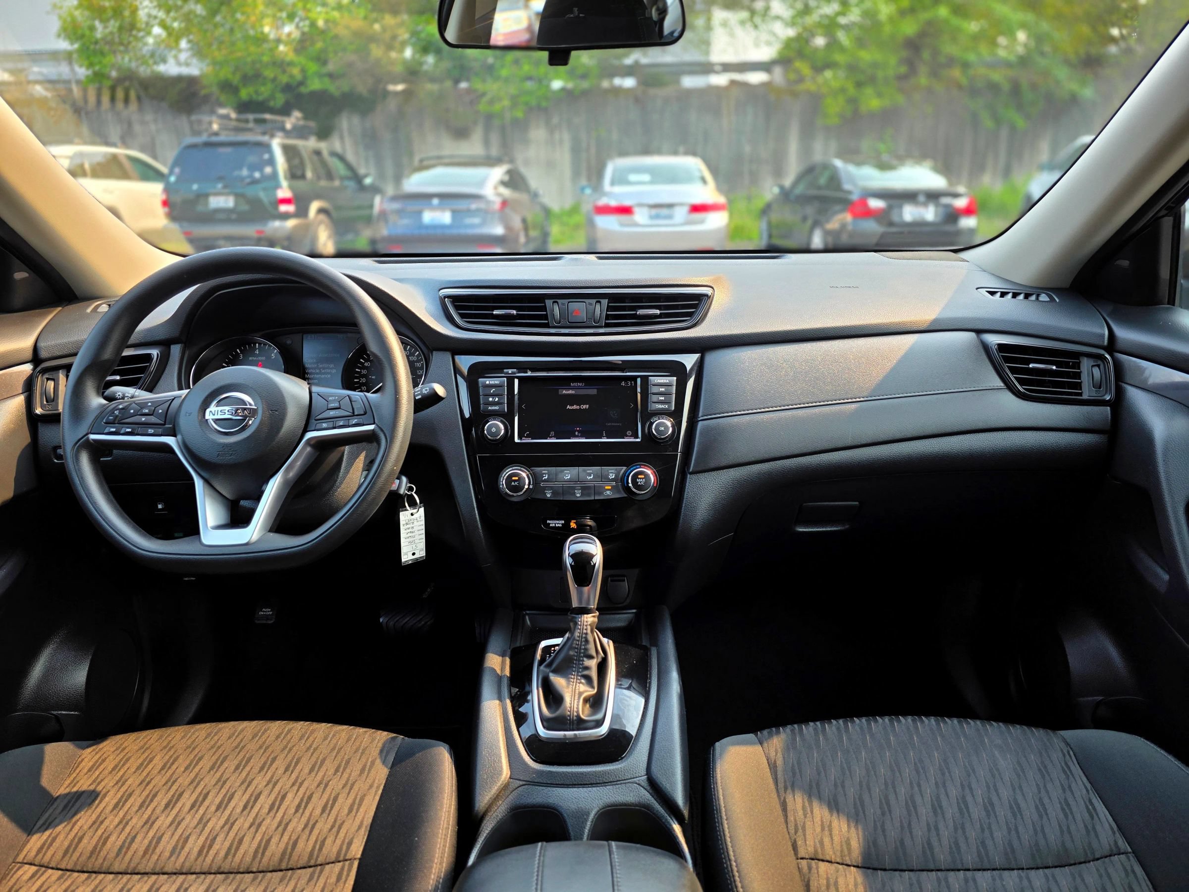 Used 2020 Nissan Rogue SV FWD image 10