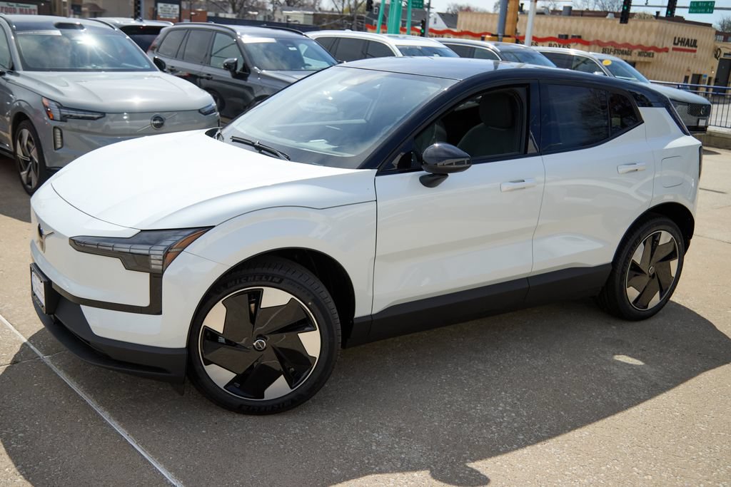 New 2026 Volvo EX30 Plus w/ Protection Package RWD image 4