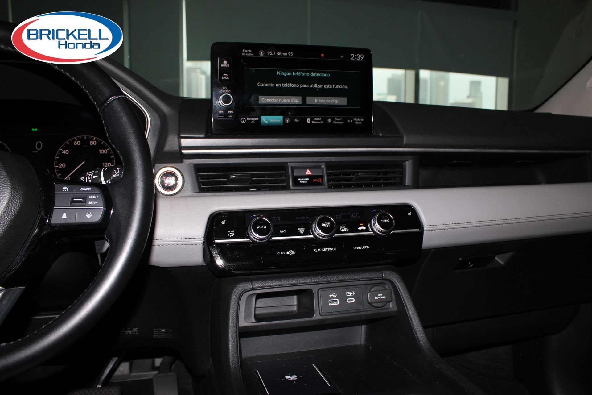 Used 2023 Honda Pilot Touring image 19