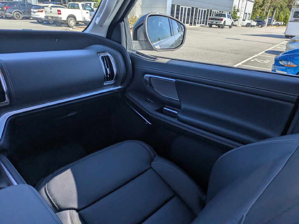 New 2027 Ford Expedition Max Platinum w/ Driver's Package RWD image 24