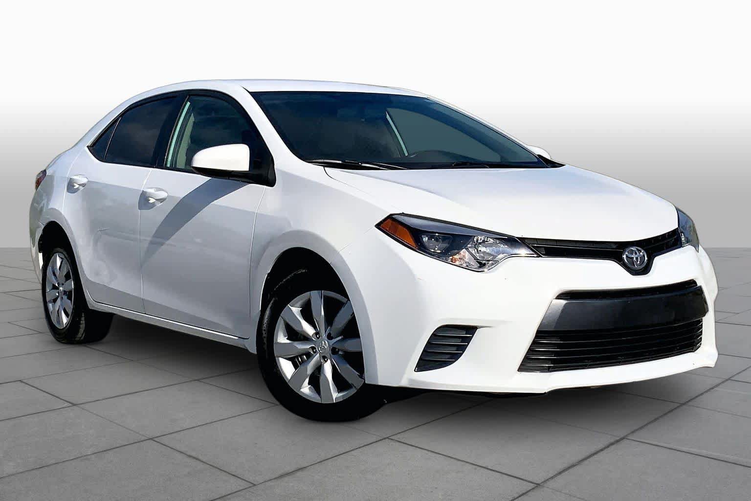 Used 2015 Toyota Corolla LE FWD image 3