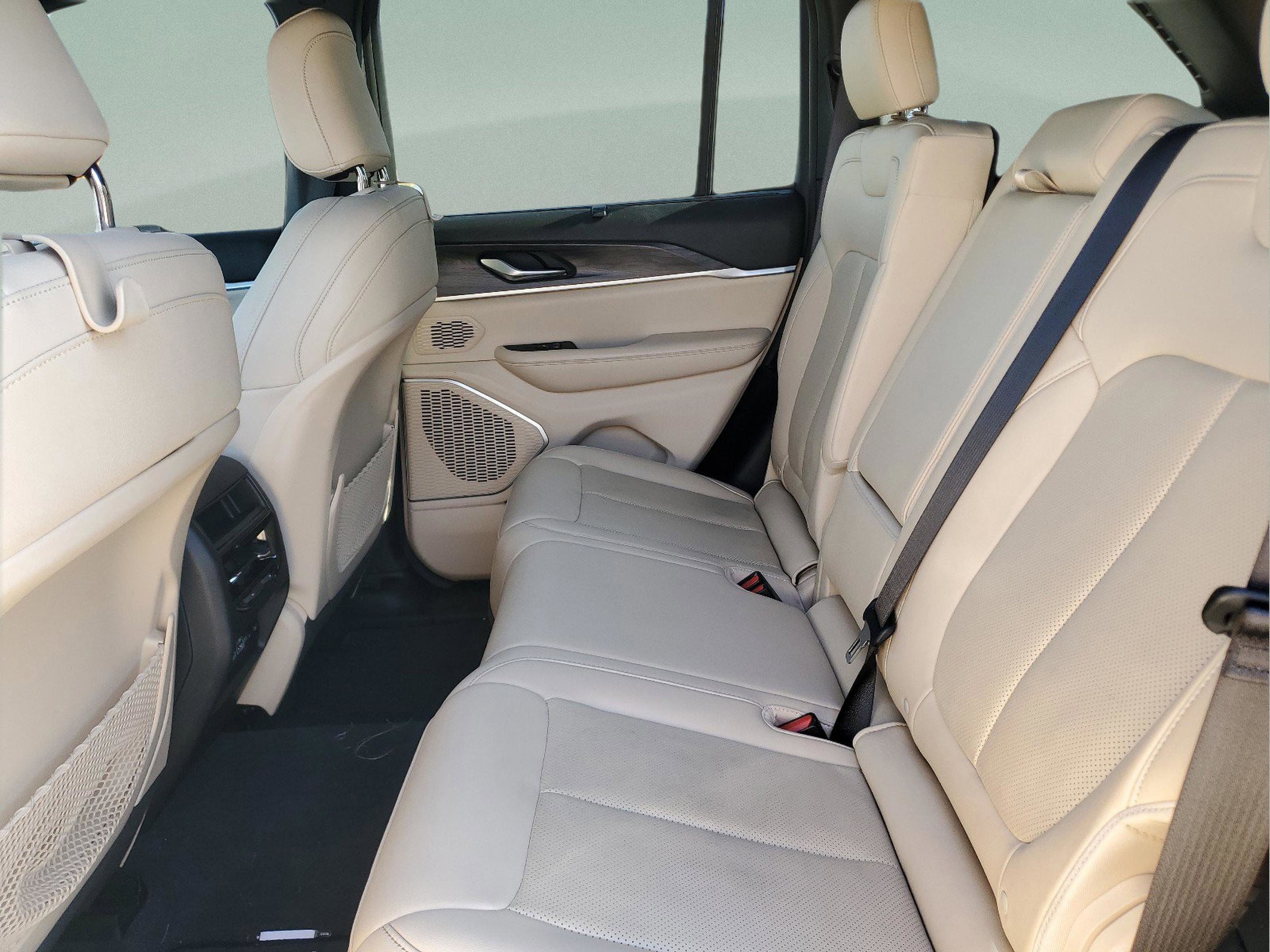 Certified 2023 Jeep Grand Cherokee 4xe w/ Luxury Tech Group II image 7