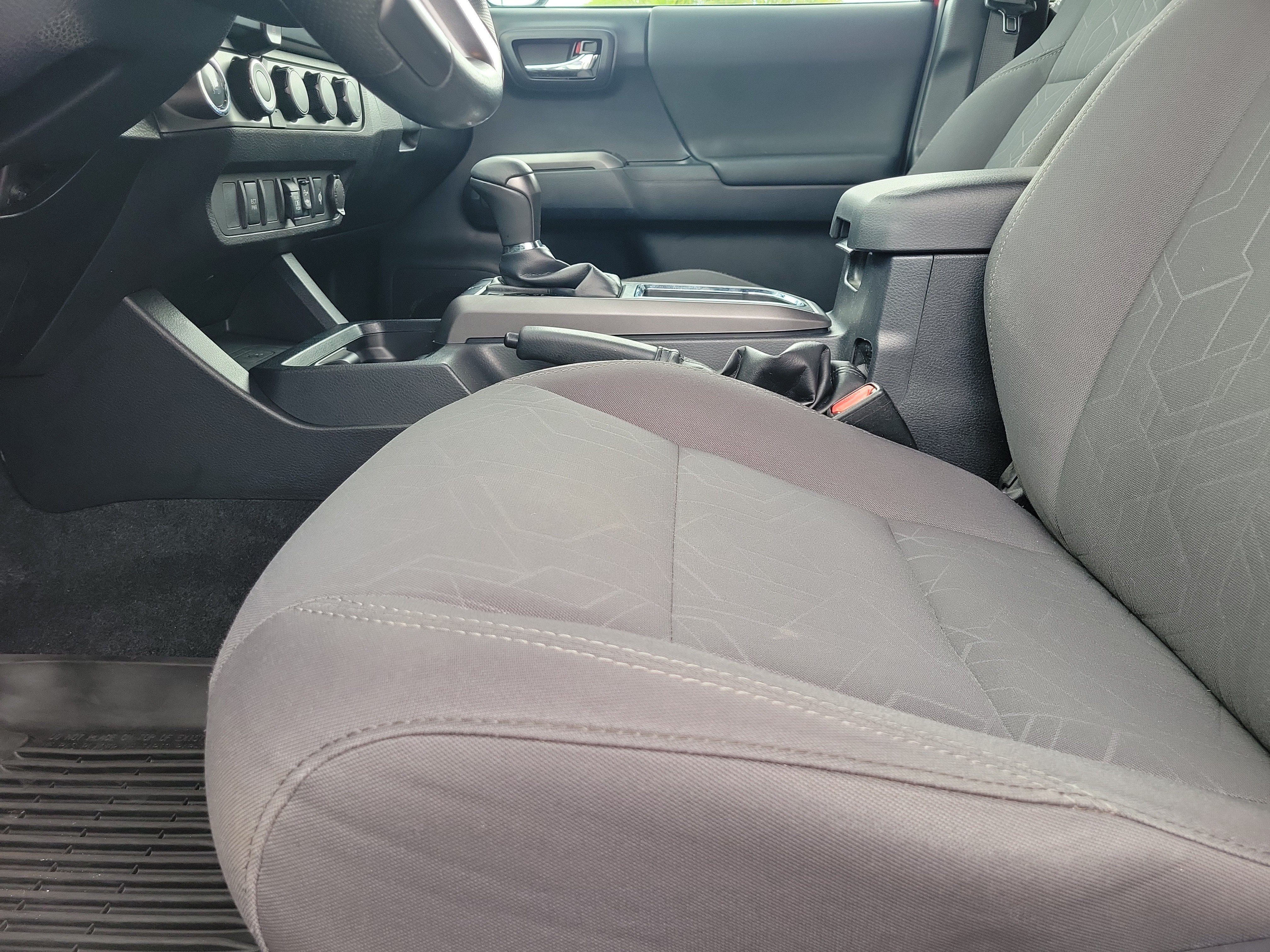 Used 2019 Toyota Tacoma TRD Sport AWD/4WD image 19
