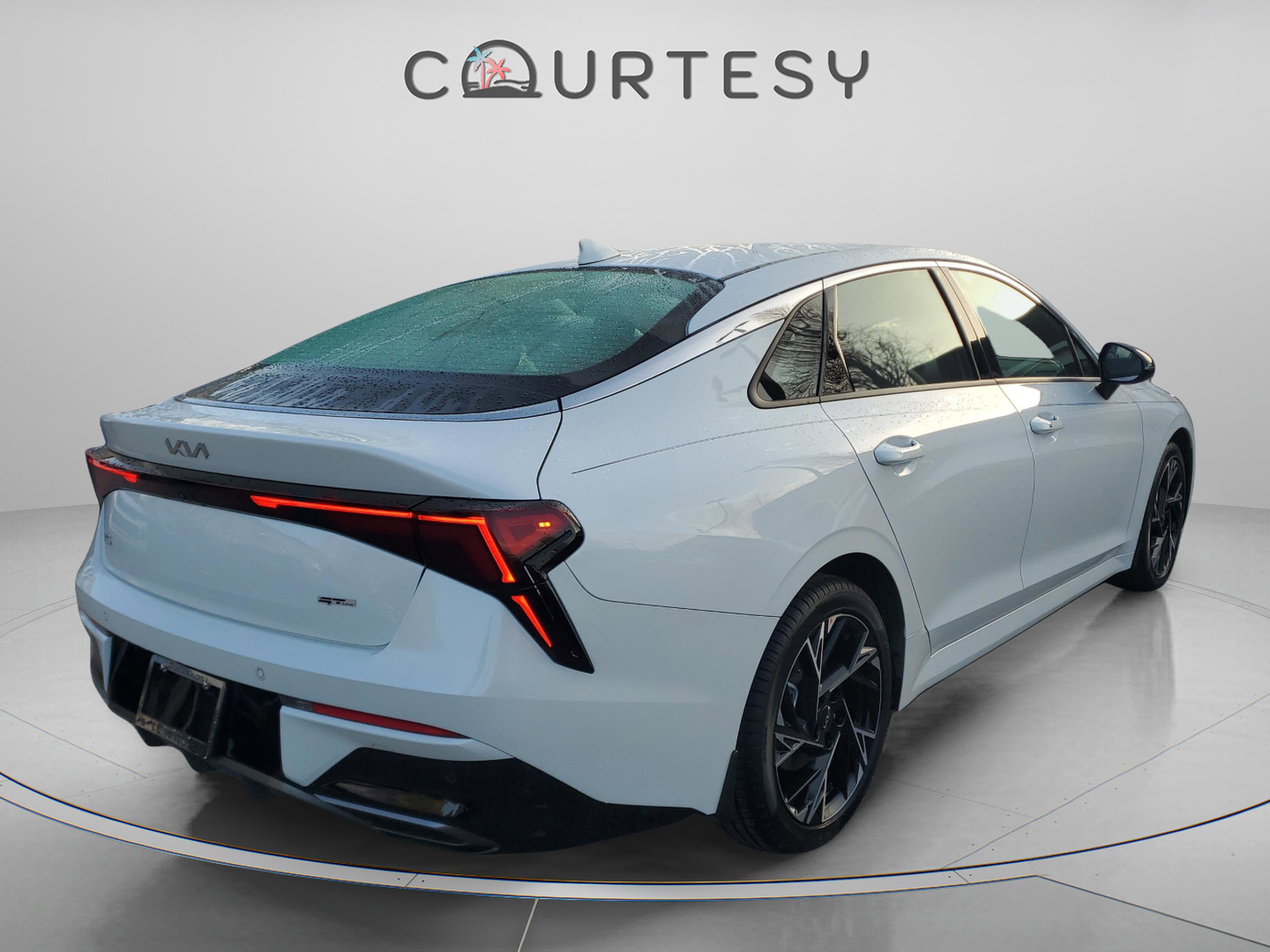 Certified 2025 Kia K5 GT-Line image 3