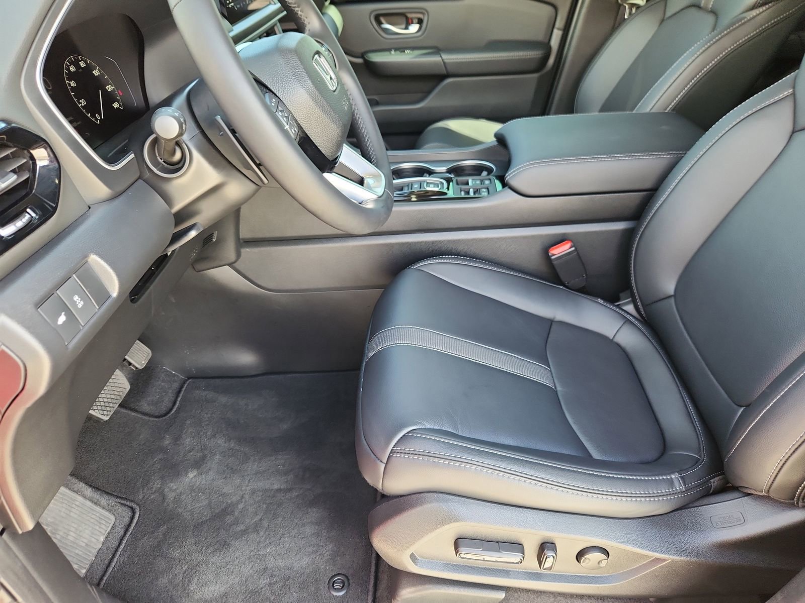 Used 2025 Honda Pilot EX-L image 10