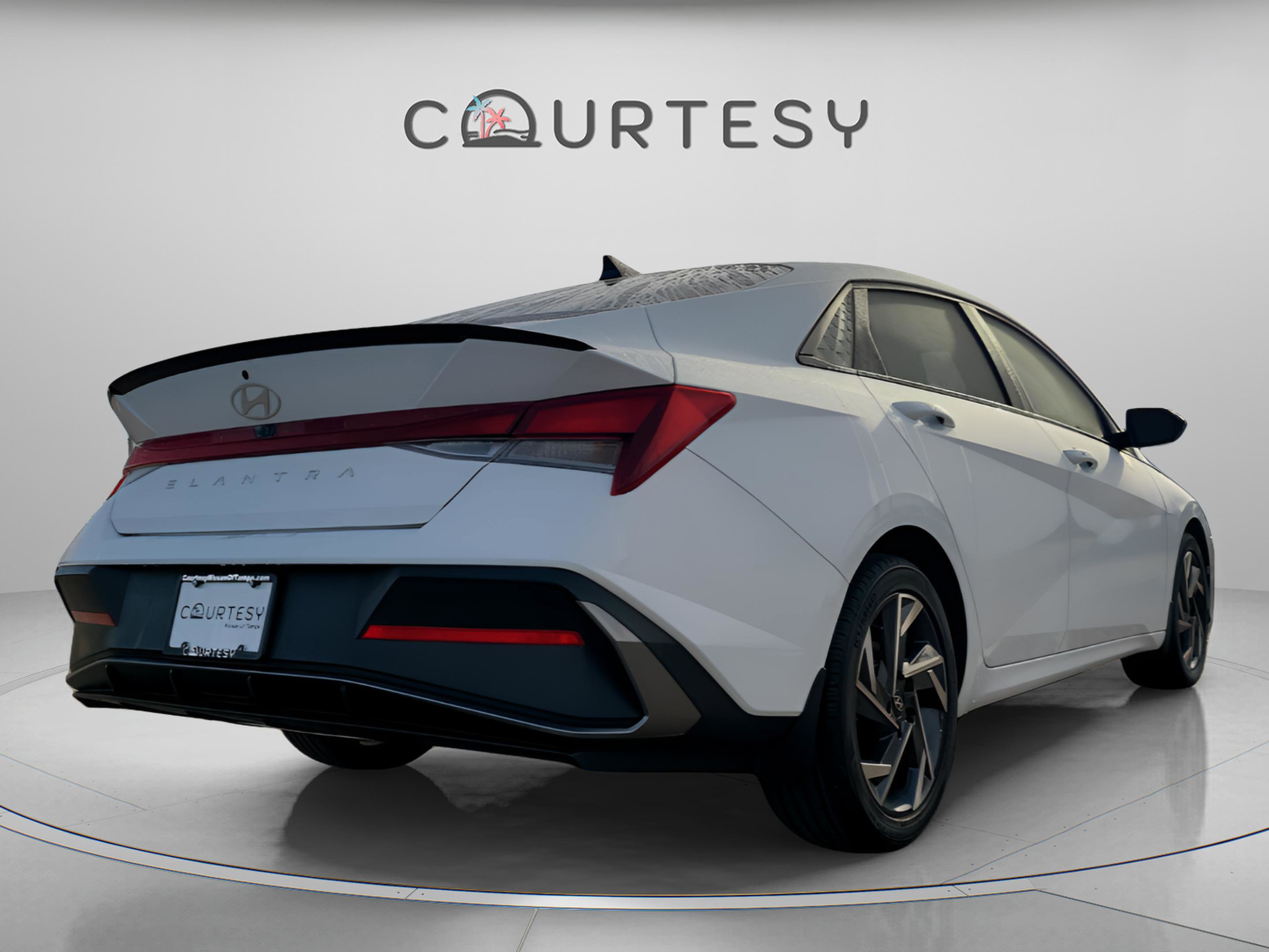 Certified 2025 Hyundai Elantra Sport image 3