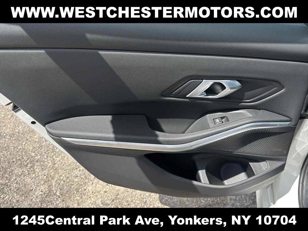 Used 2025 BMW 330i xDrive Sedan AWD/4WD image 27