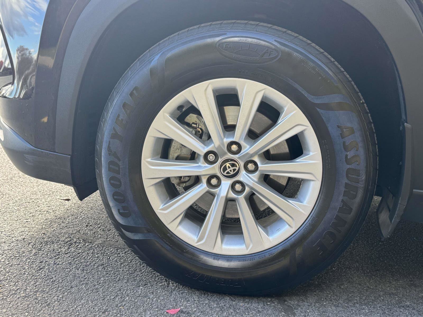 Used 2024 Toyota Grand Highlander XLE image 9