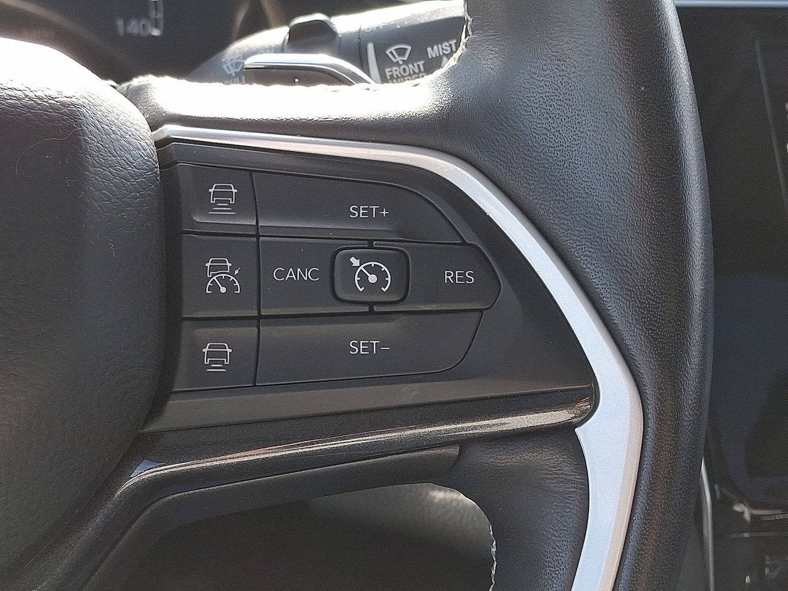 Used 2021 Jeep Grand Cherokee L Laredo w/ Luxury Tech Group I image 25