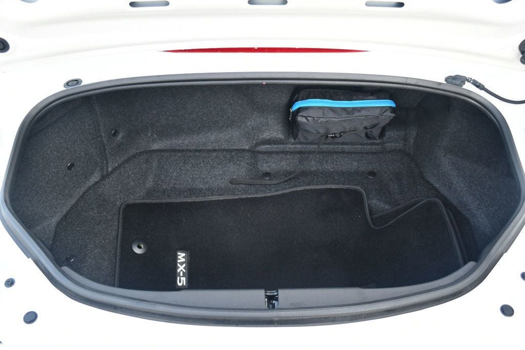 Used 2024 MAZDA MX-5 Miata Grand Touring RWD image 16